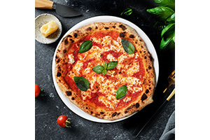 Margherita - napoli sauce, mozzarella, basil