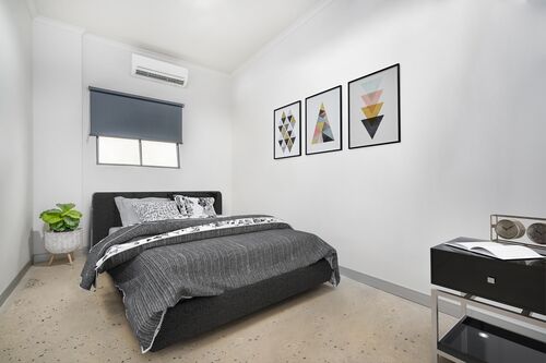 Queen Bed Room - Private Room