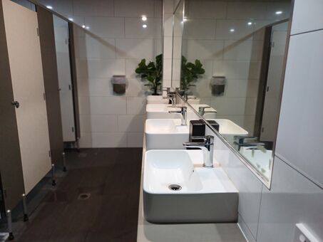 Shared bathroom | Shared bathroom facilities | 4 Bed Shared Room Accomodation - Alberts Innisfail QLD